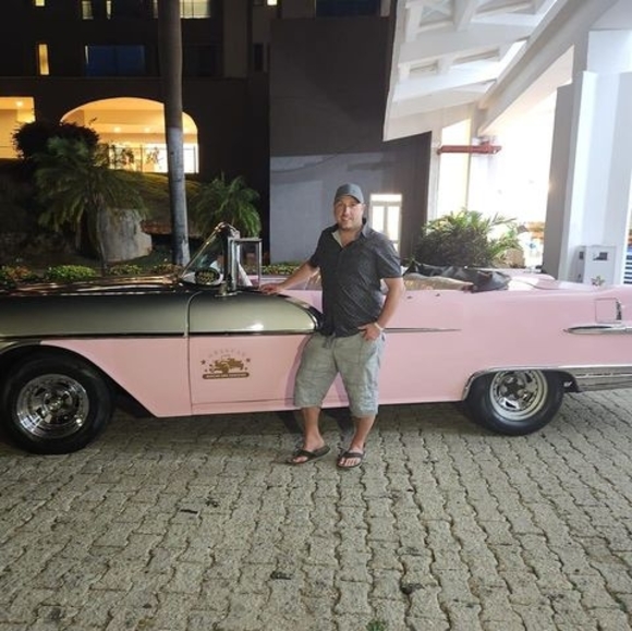 Meet your Posher, Sebastien - Picture 1 of 1